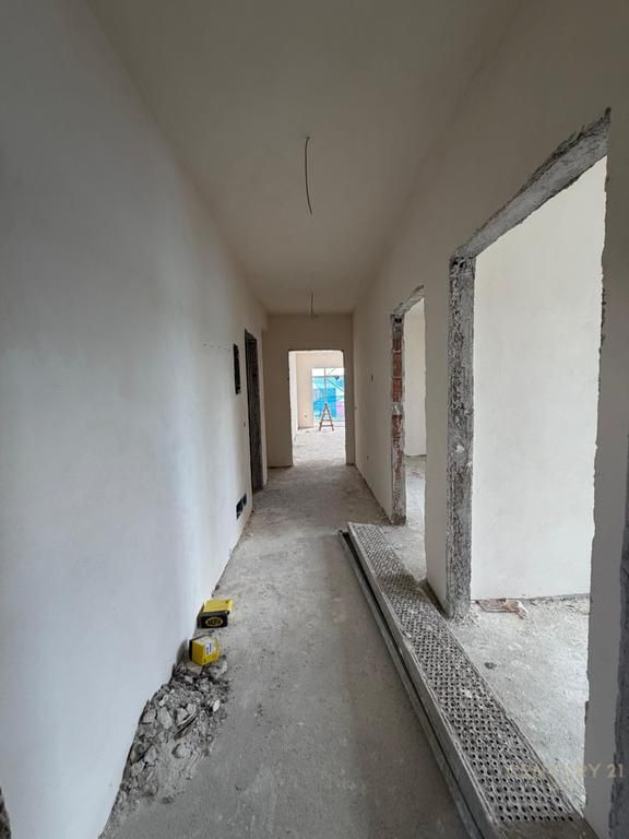Ofrohet për shitje apartament modern tipologji 3+1+2 në kompleksin MARA Residence, i vendosur në zonën e kërkuar të Don Boskos, Tiranë.
