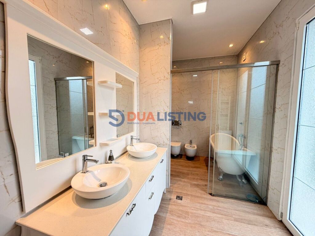 VILLA WITH POOL FOR RENT IN DRY LAKE!