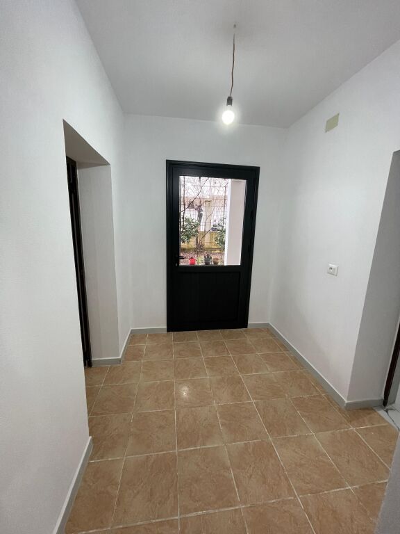 Casa privata 2+1 in affitto in affitto a Misto Mame