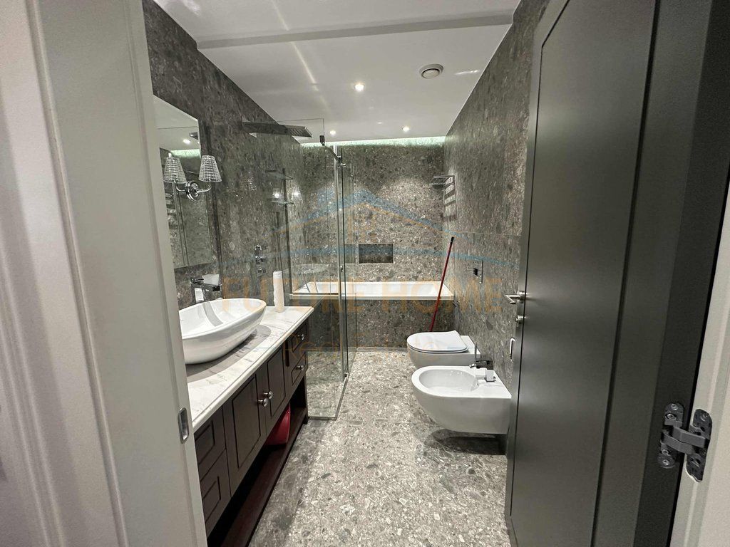 For Rent, Apartment 2+1+2+Garage, Botanical Garden.Qera, Apartament 2+1+2+Garazh, Kopshti Botanik.