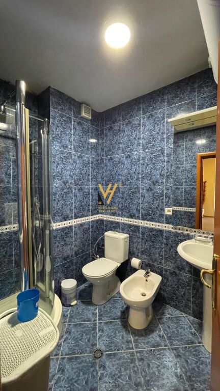 JEPET APARTAMENT 2+1+2+BLK ME QIRA NE MYSLYM SHYR 75.000 LEKE