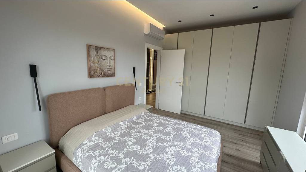 Apartment 2+1+2 for rent at Pazari i Ri, Tefta Tashko.