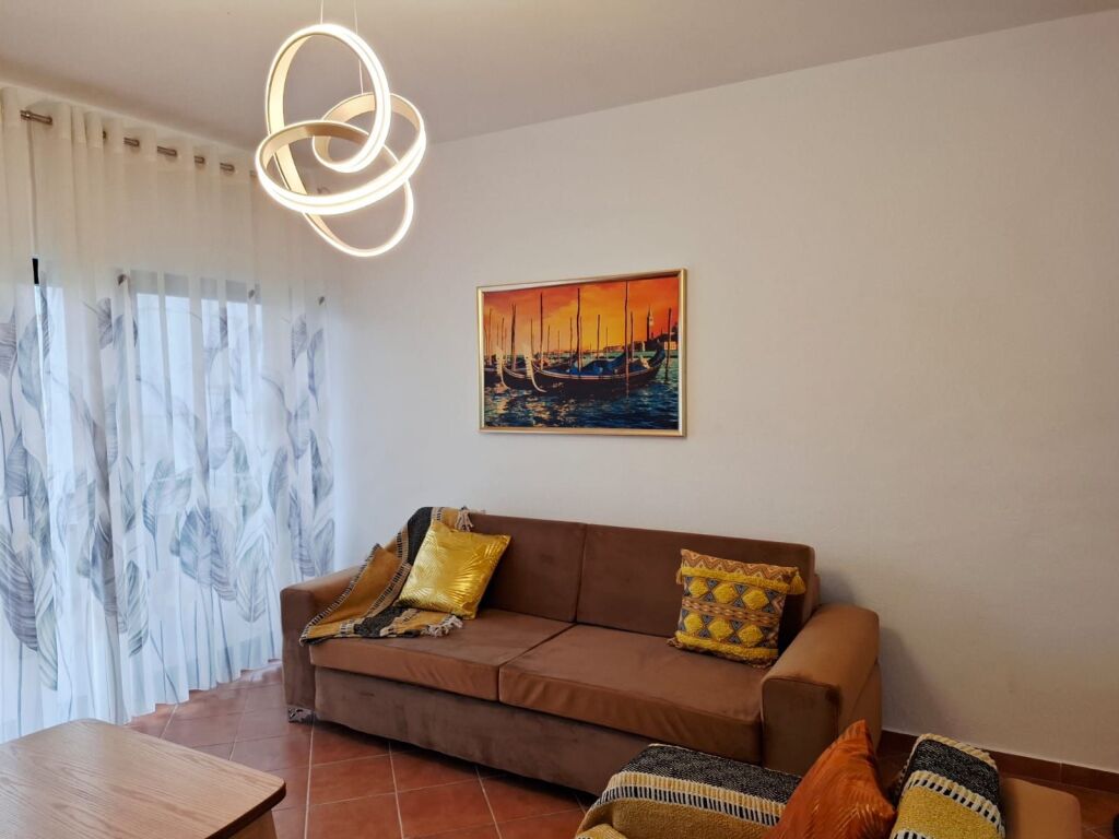 2+1, arredato in via Him Kolli Myslym Shyri, 600 euro
