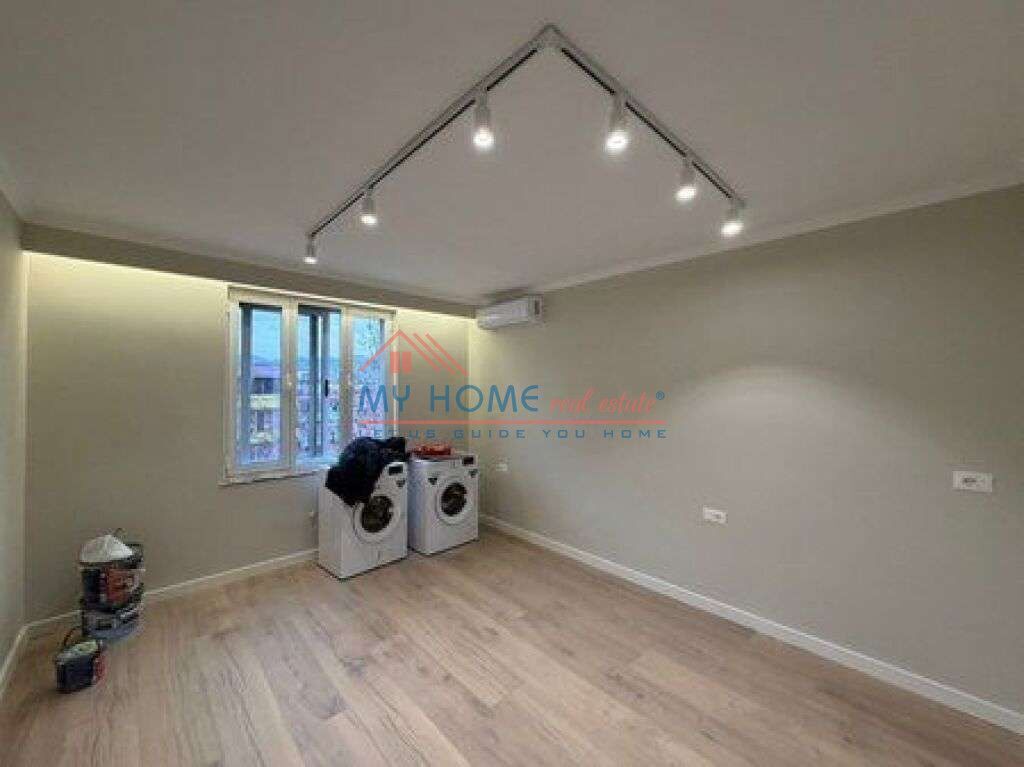 Apartment 1+1 for sale 21 Dhjetori in Tirana