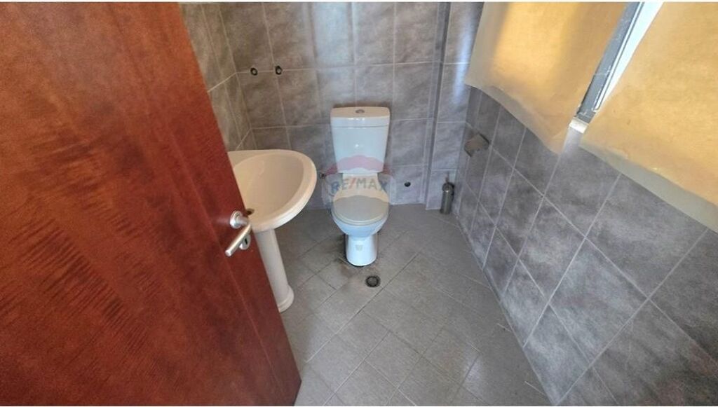 🏢 EXCLUSIVE BUSINESS PREMISES FOR SALE – TRANSBALKANIC, VLORË