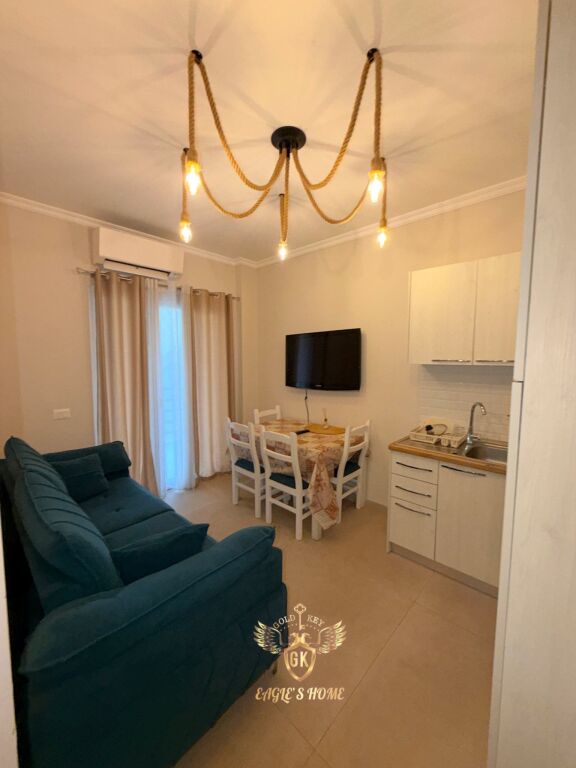 🏡 APARTAMENT ME QERA  • 1+1+Ballkon 💰 Çmimi: 350 € neto ✅ ☎️  📍 Lokacioni:Hotel Vivas Plazh,Durres