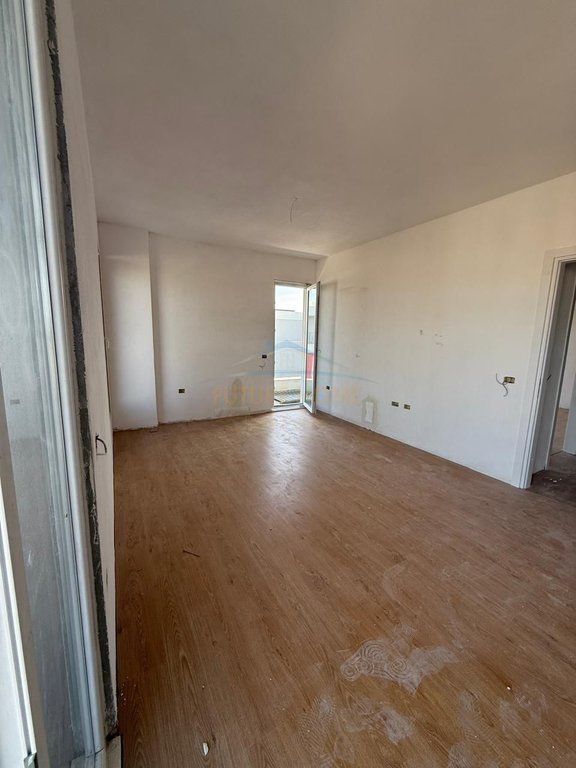 Shitet, Apartament 2+1+2, Univers City, Tirane