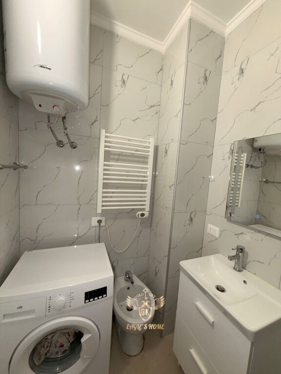 🏡 APARTAMENT ME QERA  • 1+1+Ballkon 💰 Çmimi: 350 € neto ✅ ☎️  📍 Lokacioni:Hotel Vivas Plazh,Durres