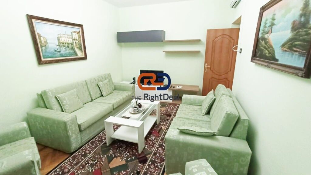 Tek Fakulteti Juridik, Jepet Me Qira Apartament 2+1 I Mobiluar !!!