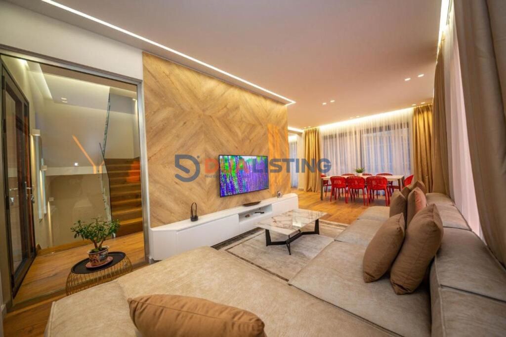 VILLA MODERNA, INDIVIDUALE IN AFFITTO A SAUK  