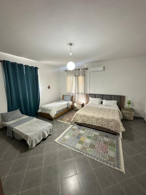 VENDESI PRIVATO IN VENDITA CON PISCINA + TERRENO, SHENVLASH, DURRES.