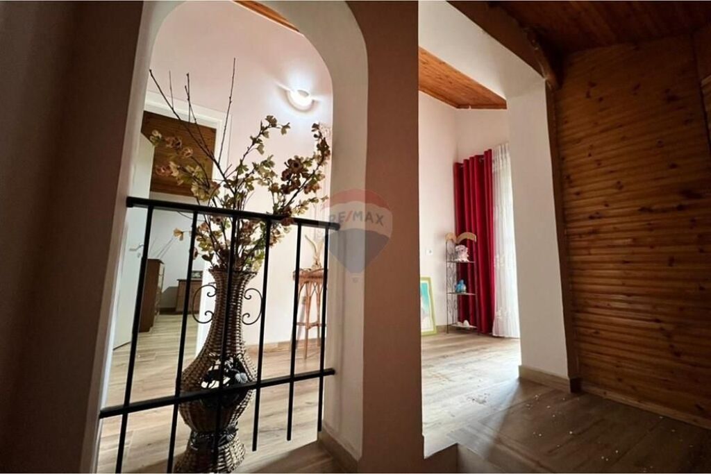 Villa - For Sale - Mali i Robit, Durrës