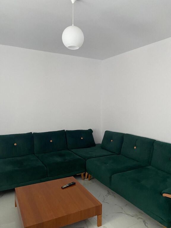 Apartament 1+1 me qera tek Medreseja