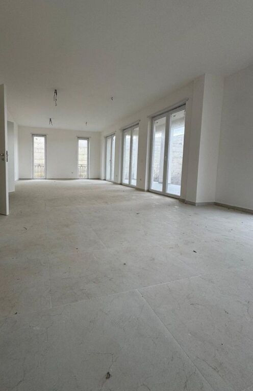 🏡 Luxury 3-Storey Villa for Sale – Collina Verde, near TEG