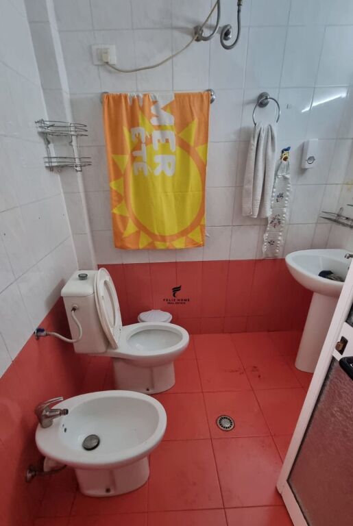 APARTAMENT ME QERA 2+1 21 DHJETORI 50.000 LEKE