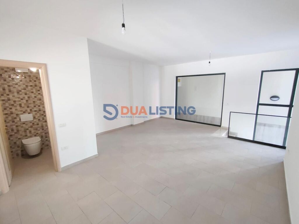 Business unit for sale at Green City Complex, Unaza e Re!
