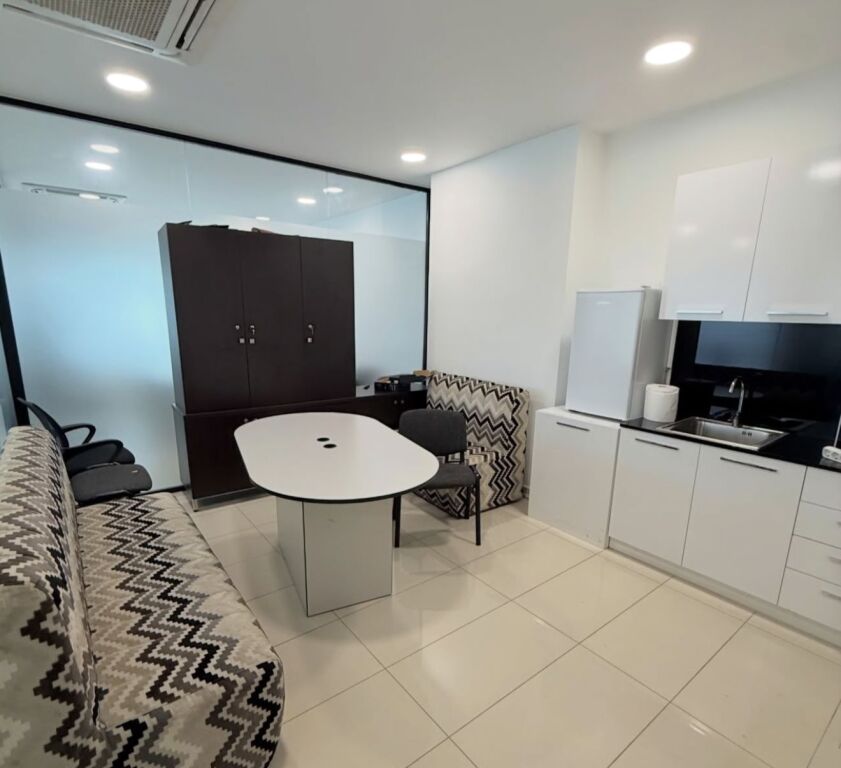 Modern Office for Rent at Delijorgji Complex 187 m2 !