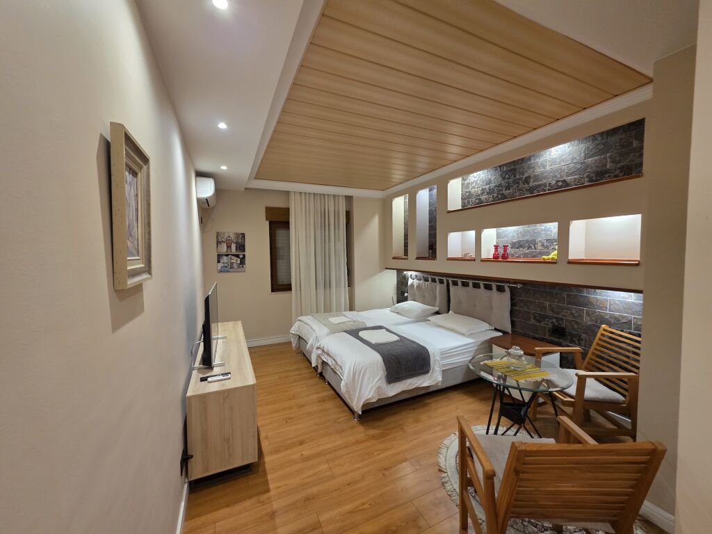 Qender Tirane Shitet Apartament 2+1+2