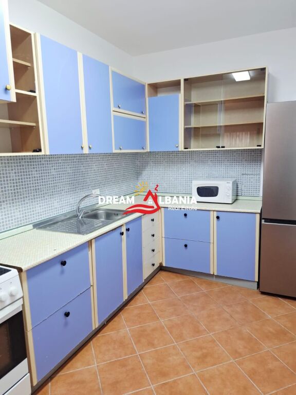 Jepet apartment 2+1 me qera ne Rrugen e Kavajes, Tirane ( ID 42215475)
