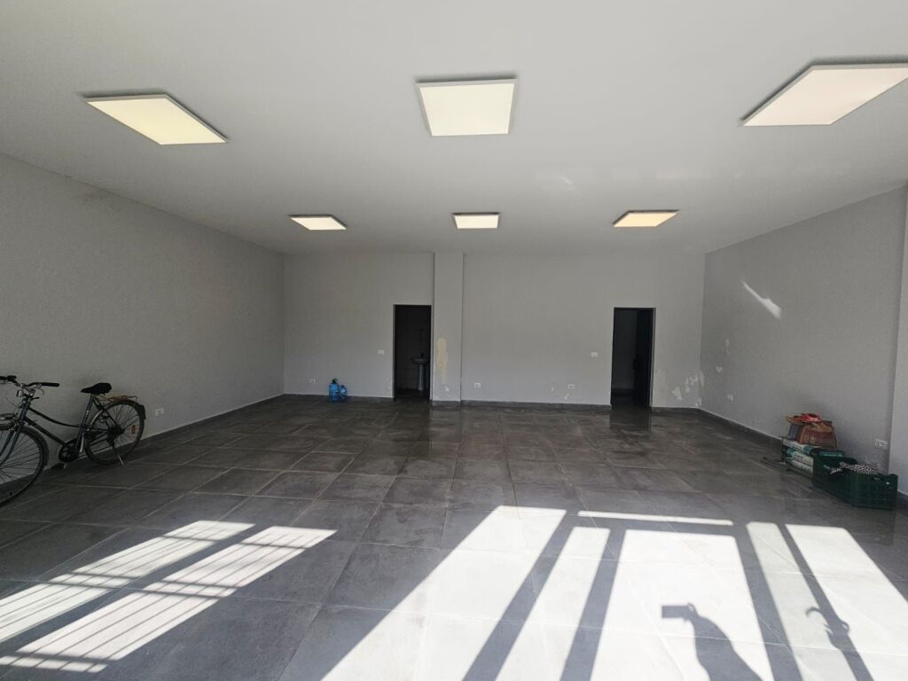 BUSINESS PREMISES FOR RENT BY THE ROAD IN PLEPA DURRES