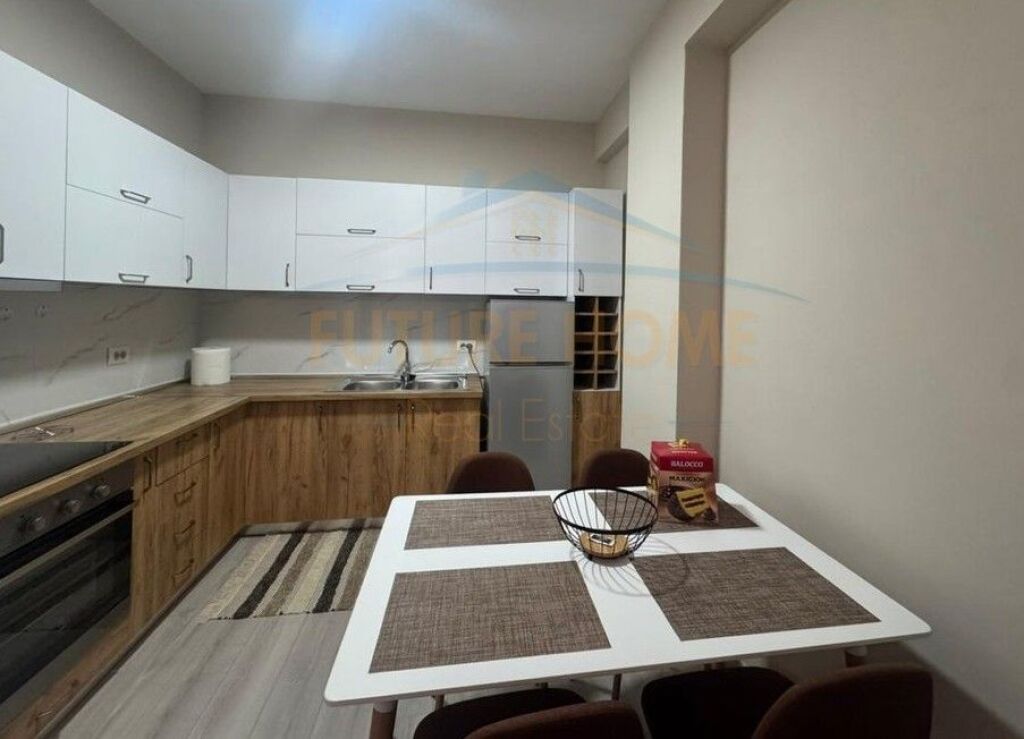 Qira, Apartament 1+1, Porcelan, Tiranë