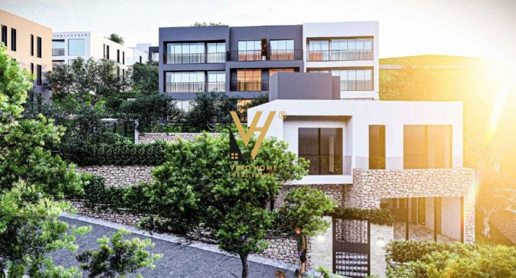 VILLA SU DUE PIANI IN VENDITA A CALM VIEW RESIDENCE, FARKE 75.000.000 LEKE