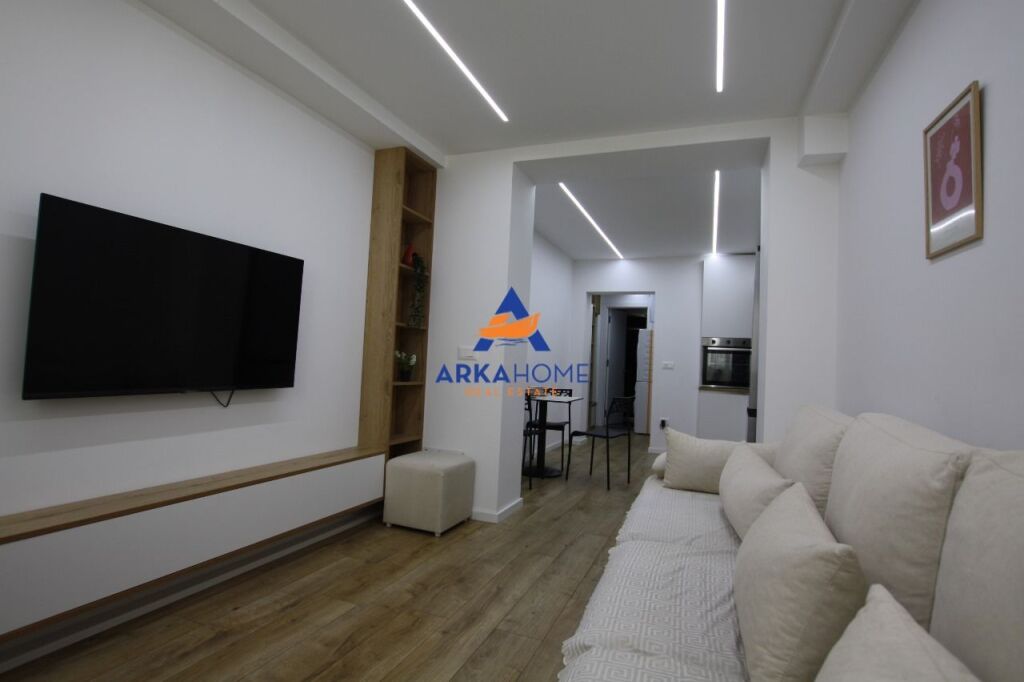 AFFITTASI APPARTAMENTO 1+1 21 DICEMBRE 650 €