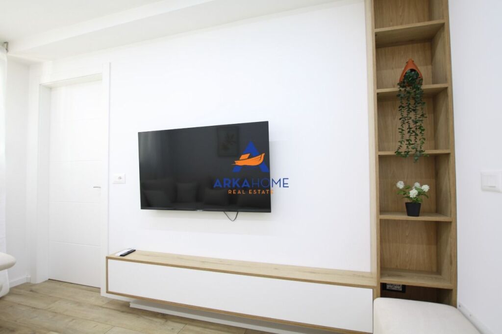 AFFITTASI APPARTAMENTO 1+1 21 DICEMBRE 650 €