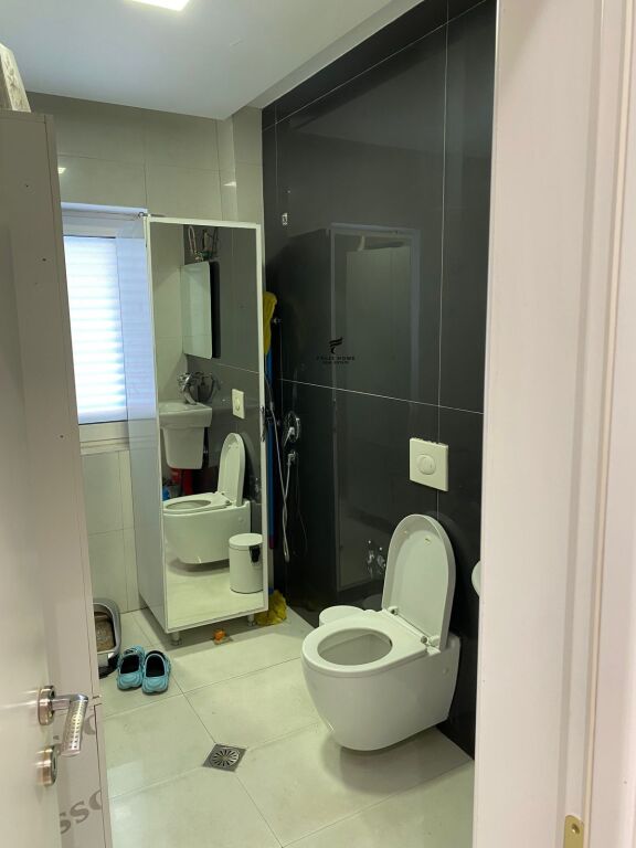 NEGOZIO IN AFFITTO 85 M2 PONTE DI NESHARAKU 1.500 EURO