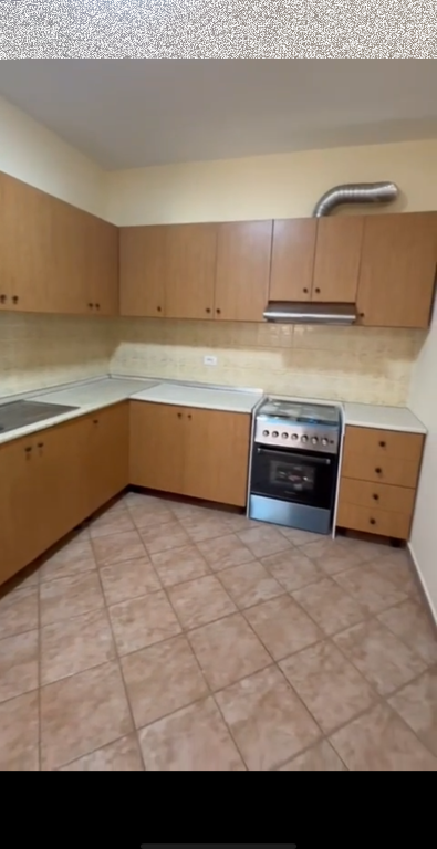 Apartament 2+1+2/Qera📌Zyra📍Komuna e parisit 📌65 000 lek