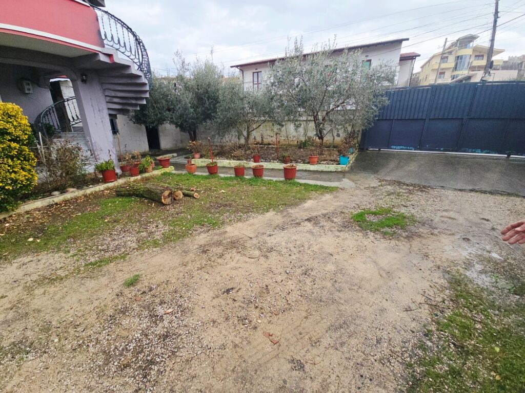 FIRST FLOOR OF A PRIVATE VILLA FOR RENT IN SHKALLNUR