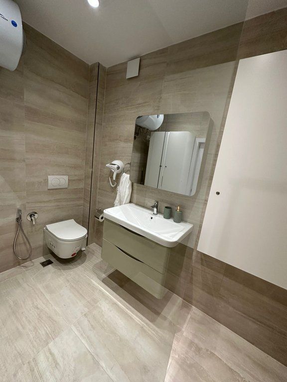 Modern apartment for rent above Cafe Roma in Bllok!