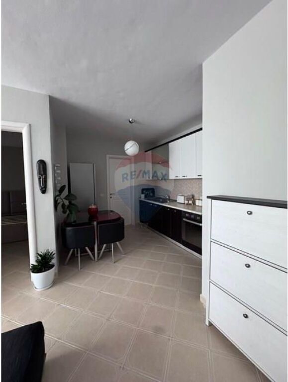 Apartament - Për Qira - Rruga Frosina Plaku, Tiranë