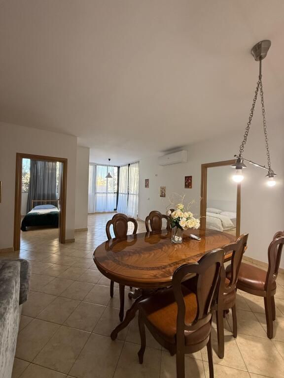 Eskluzive, Apartament 2+1+2 me Verandë për Qira – 21 Dhjetori ✨