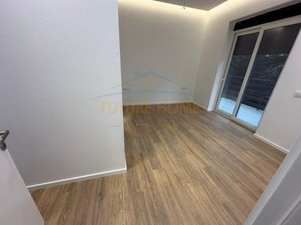 In vendita, Appartamento 2+1, Via Eduard Mano, Lago Secco, Tirana.