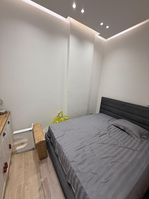 VENDESI APPARTAMENTO 2+1 CON CORTILE QERRET, VICINO ALL'HOTEL SUPREME