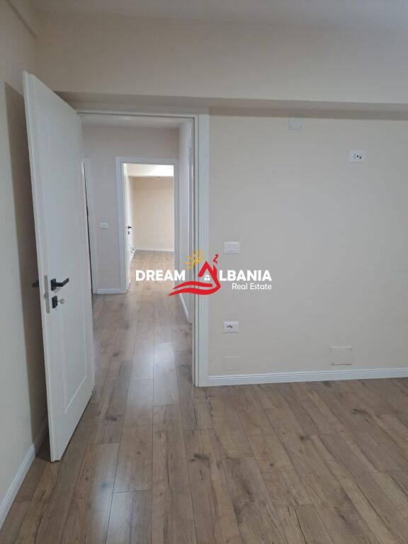 Jepet me qera apartament 2+1 per zyra, ne qender afer 9 Katesheve , Tirane (ID 42215473)
