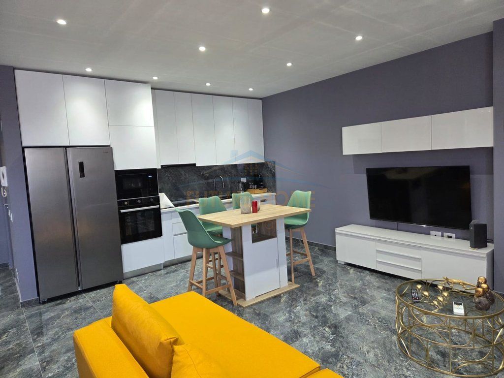Qera, Apartament 2+1+2 Rruga Panorama