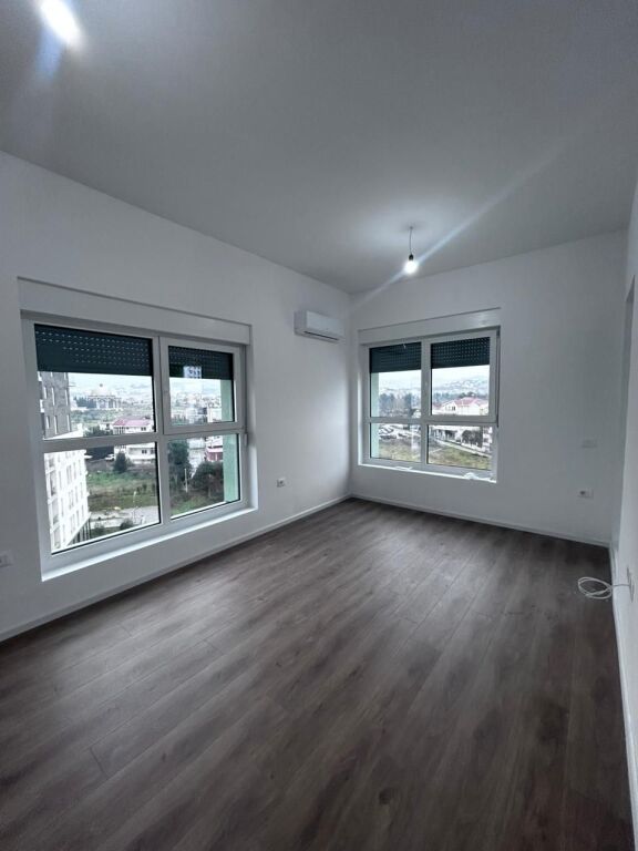 🏠 Appartamento 1+1 in affitto 📍 Residenca Kadiu – Ali Demi💰 Prezzo: 35.000 lekë/mese