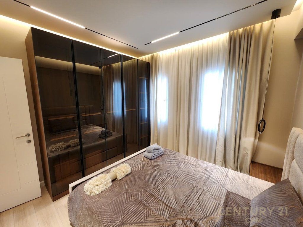 1+1 Apartment for rent at the Tirana Lake
