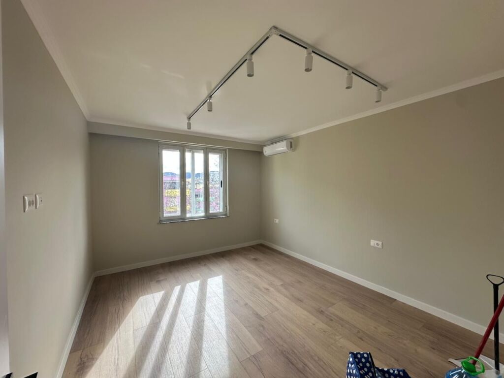 Apartment 1+1 for sale at 21-Dhjetori.
