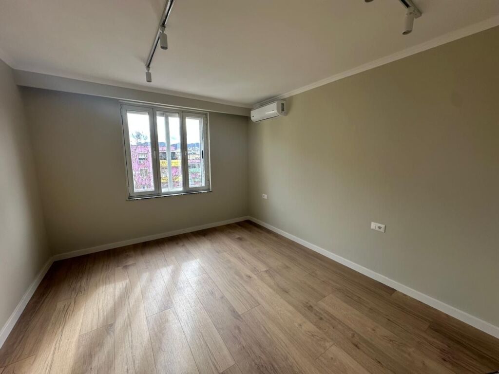 Apartment 1+1 for sale at 21-Dhjetori.