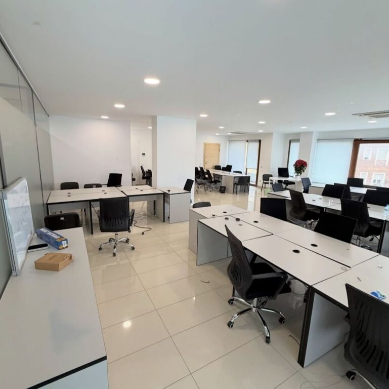 Modern Office for Rent at Delijorgji Complex 187 m2 !