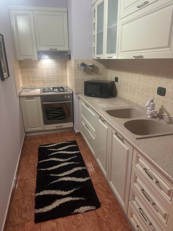 Apartament me qera 2+1