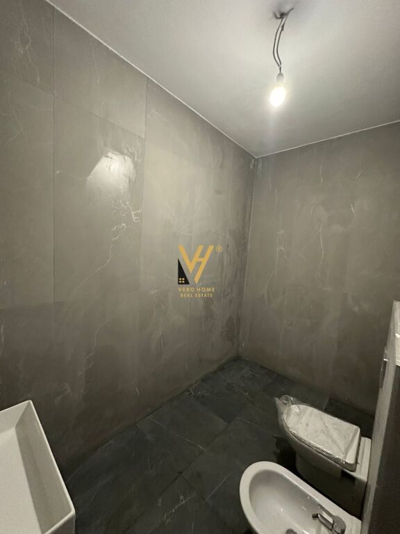 OFFICE 110 M2 FOR RENT AT 5 MAJI 85,000 LEKE