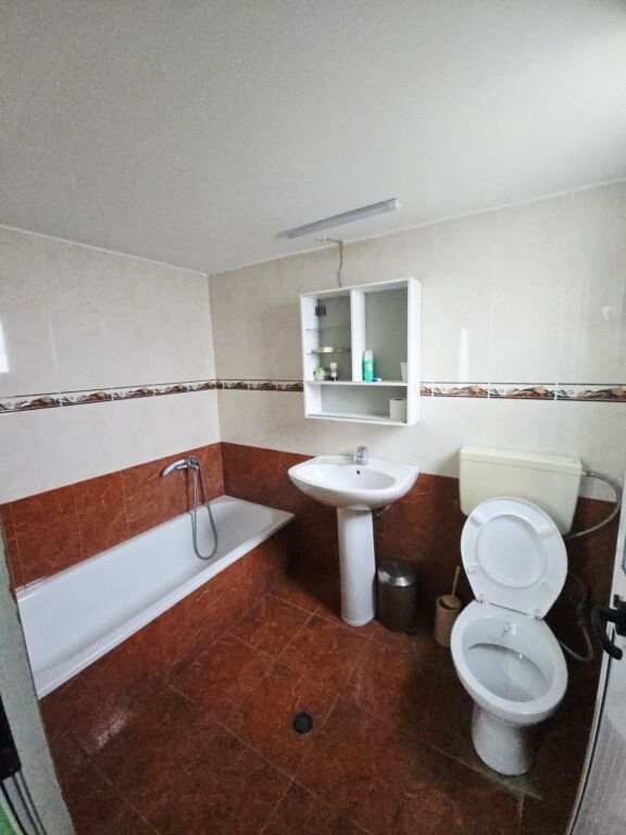 FOR RENT SECOND FLOOR OF A PRIVATE VILLA IN SHKALLNUR