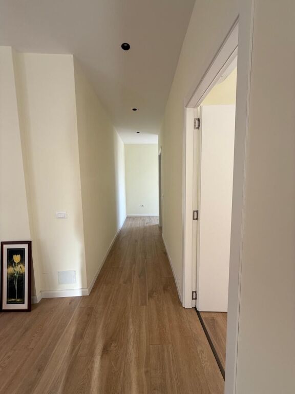 Apartament 2+1+2+verande , Siri Kodra