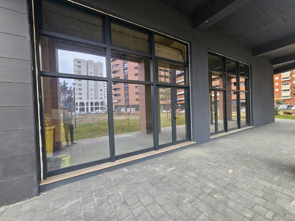 Locale Commerciale in Affitto – Oasis Residenza 2