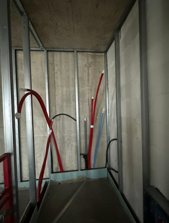 🏢 SHITET APARTAMENT 3+1 + 2 TUALETE 📍 Tirana’s Rock – Sheshi Skënderbej  