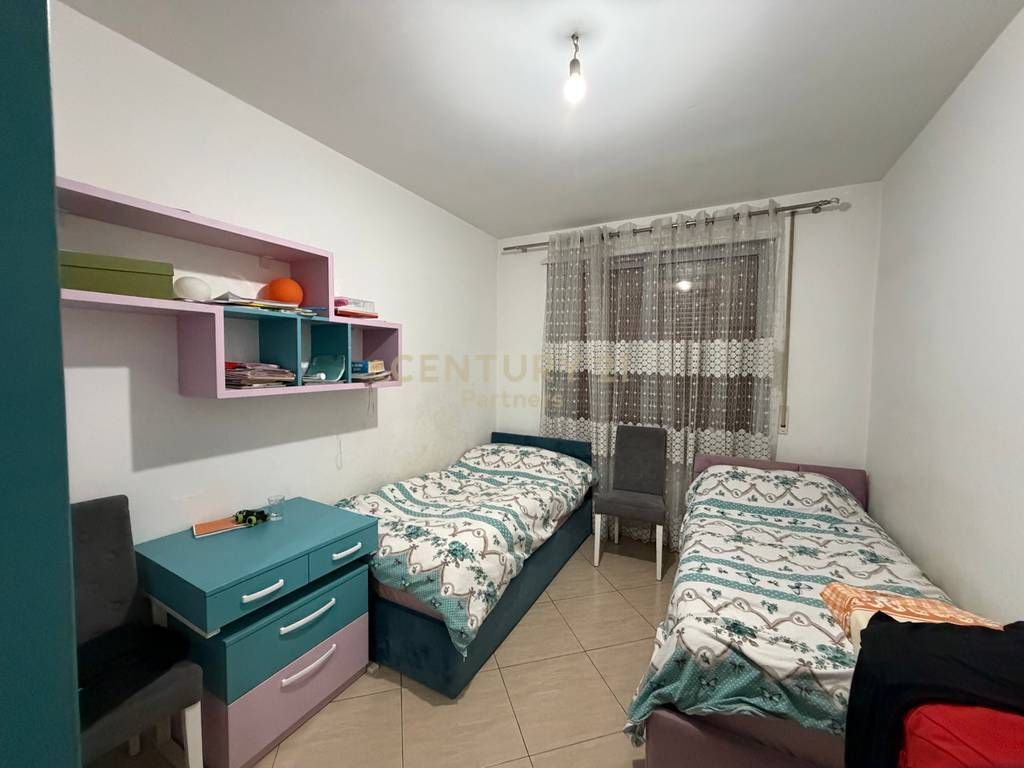 VENDIAMO APPARTAMENTO 3+1+2 A ASTIR VICINO ALLA ROTONDA!